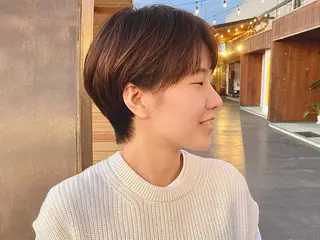 ショート カラー 岡田 恭明のヘアスタイル