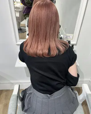 ミディアム カラー マツエク・マツパ GOTODAYシェアサロン梅田茶屋町店所属・𝗺𝗶𝗸𝘂♡ 似合わせ🎀のヘアスタイル