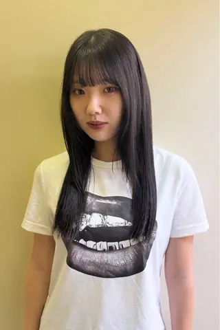 カラー 寺崎 由衣のヘアスタイル