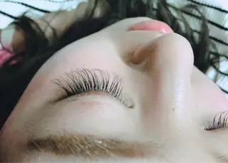 マツエク・マツパ 舟橋 瑞稀のヘアスタイル