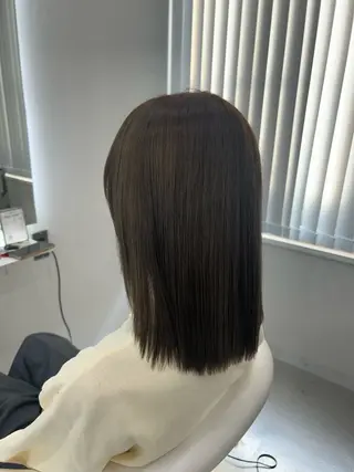 ミディアム あやめ🪽 オリーブ/ハイトーンのヘアスタイル