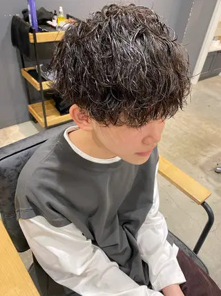 パーマ メンズ 🩷🍭中津・梅田 エリア🍬💜のヘアスタイル