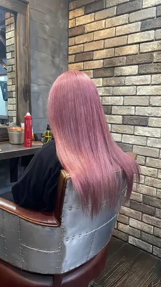 ロング youres hair 新宿3丁目店所属・🍫ハイトーン✖︎ 縮毛矯正🍫柴田のヘアスタイル