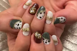 ネイル ママリンド　志村坂上店所属・しみ えんのネイルデザイン
