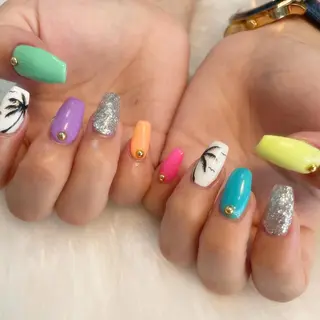 ネイル ゴテゴテ💙ワンホン リオナのネイルデザイン