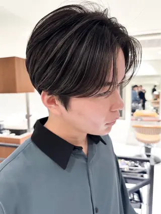 ショート カラー 金碇 祐羽人のヘアスタイル