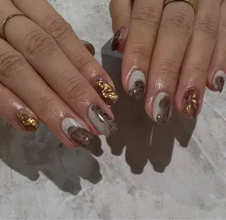 ネイル Hikari 🌺のネイルデザイン