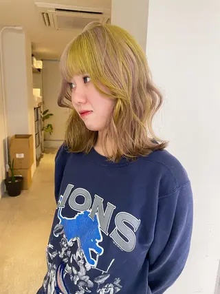 ミディアム カラー MIU/ルーツカラー 顔まわりレイヤーのヘアスタイル