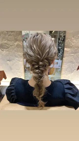 セミロング カラー ヘアアレンジ 桑原 りゆのヘアスタイル