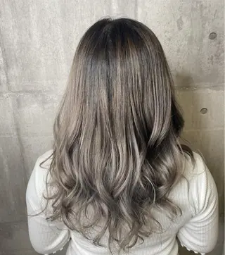 セミロング Rlino所属・ﾊｲﾗｲﾄ/ﾚｲﾔｰ ｶｯﾄ/大嶽謙のヘアスタイル