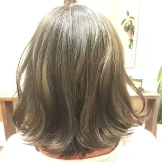 ミディアム カラー GRANDE アオキのヘアスタイル