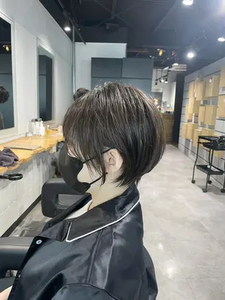 ショート 🫧トレンド艶髪🫧 グレージュカラー🫧のヘアスタイル
