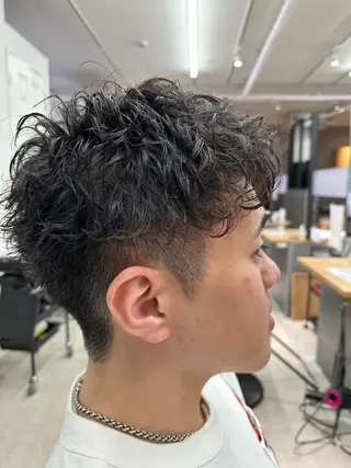 ショート パーマ メンズ yu-kiハイトーン /ブリーチ無しカラーのヘアスタイル