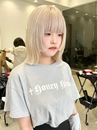 ミディアム カラー iLi所属・iLi 《イリ》のヘアスタイル