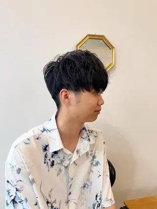 パーマ メンズ 荒川泰輝/オリーブ カラー/透明感カラーのヘアスタイル