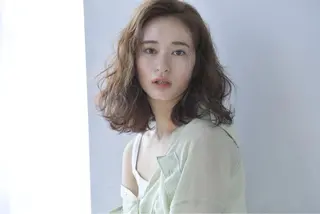 ミディアム 米川 沙妃のヘアスタイル