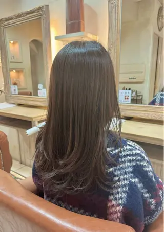 ロング 前平 友慈のヘアスタイル