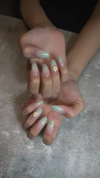 ネイル Nail MOANAのネイルデザイン