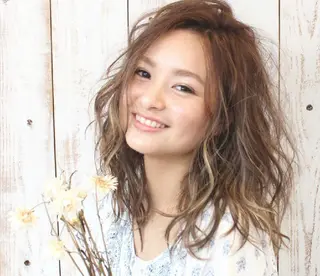 ミディアム カラー パーマ ヘアアレンジ マツエク・マツパ ネイル お得💮全メニュー 🎊30%Off🎉のヘアスタイル