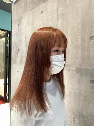 セミロング ハイトーンカラー✨️ Amiのヘアスタイル