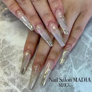 ネイル MADIA藤沢所属・MADIA MEGUのネイルデザイン
