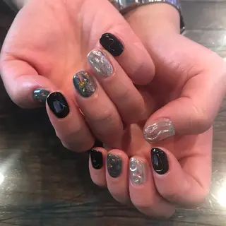 ネイル キラキラ オメメのネイルデザイン