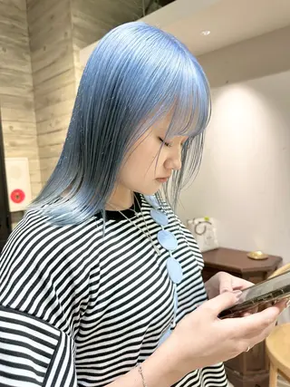 ショート カラー kai .のヘアスタイル