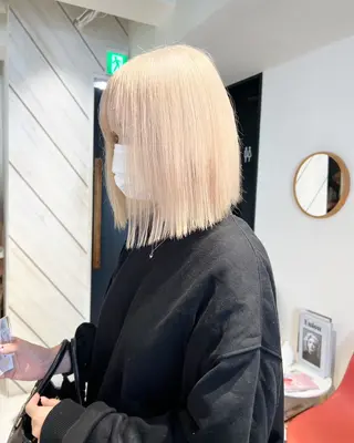 カラー kanta 梅田 韓国ハイトーンのヘアスタイル