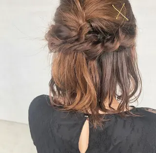 ミディアム 小森 樹奈のヘアスタイル