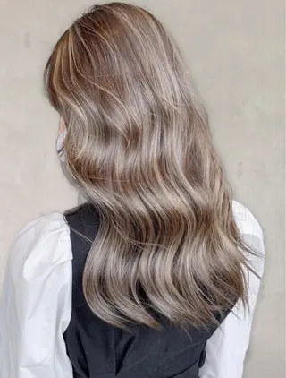 ロング カラー HAIR&MAKE EARTH湘南台所属・三谷 朋世のヘアスタイル