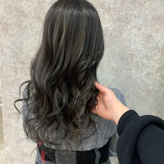 ロング カラー piLLon/ RYUKAのヘアスタイル