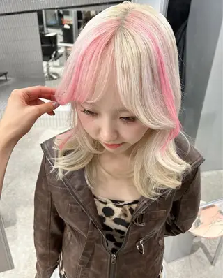 セミロング PELE梅田所属・梅田/ハイトーン /yuriのヘアスタイル