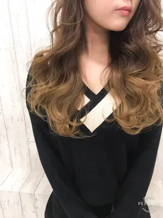 セミロング LANI OOSAKAのヘアスタイル