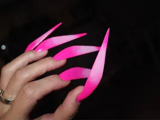 ONIKA Nail 青山通り店所属・ONIKA Nail 表参道A4🦋2分のネイルデザイン