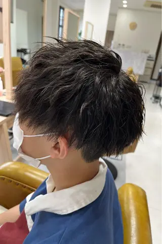 ショート パーマ メンズ 峯 渉人のヘアスタイル