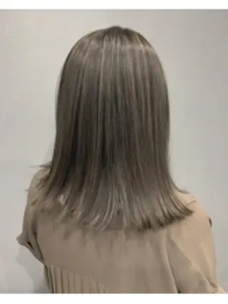 ミディアム ハリウッドブロウ LAID BACKの眉毛・アイブロウイメージ