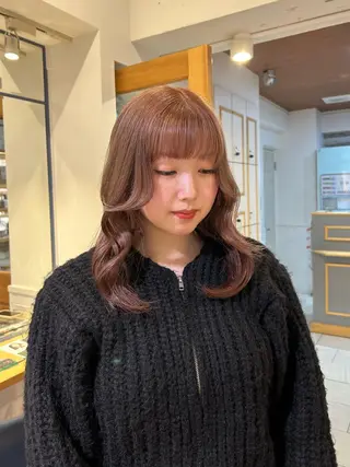 カラー moeka 表参道のヘアスタイル