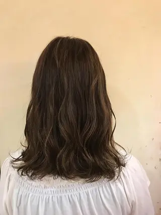 セミロング カラー パーマ LOST CITY 横浜所属・🪐脱白髪染め 🪐松尾菜々美のヘアスタイル