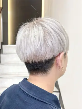 ショート ブリーチ／ ダブルカラー／ＲＹＯのヘアスタイル