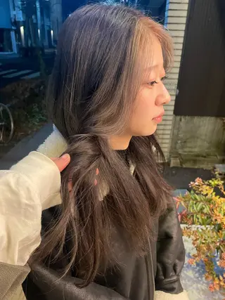 ロング カラー lift by mag所属・ユナ ナチュラル／透明感のヘアスタイル