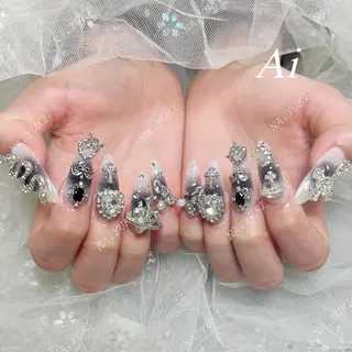 ネイル 🌷 Mooning 🌷のネイルデザイン