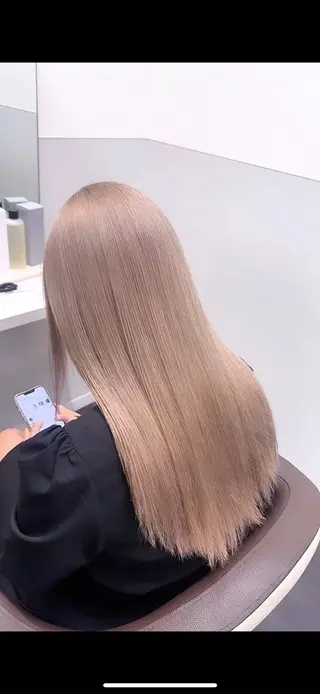 ロング カラー salowin iori原宿B1店所属・ハイトーン/髪質改善 原宿𝑺𝑬𝑵𝑨のヘアスタイル