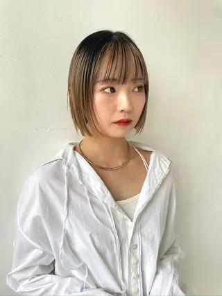 ショート カラー ぱつっとボブ 古家 佑真のヘアスタイル