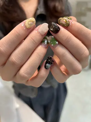 ネイル Salondevi2 isanaのネイルデザイン