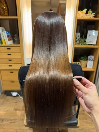 セミロング afloatkobe所属・美髪/髪質改善 川口凌弥のヘアスタイル