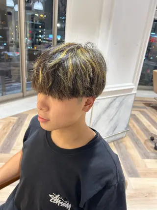カラー メンズ Yuu/髪質改善 デザインカラーのヘアスタイル