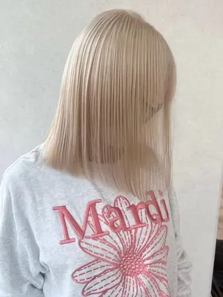 セミロング ハイトーンイヤリング カラー清水隆央のヘアスタイル
