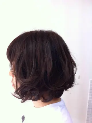 ミディアム 嶋村 望美のヘアスタイル