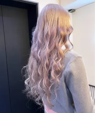 ロング ハイトーンヘアセット 🦋yuri🦋のヘアスタイル