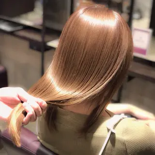 セミロング ブリーチ無しWカラー mana🎀🤍のヘアスタイル